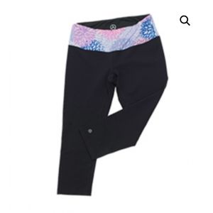 Mercedes Benz Black Floral Cropped Leggings Large